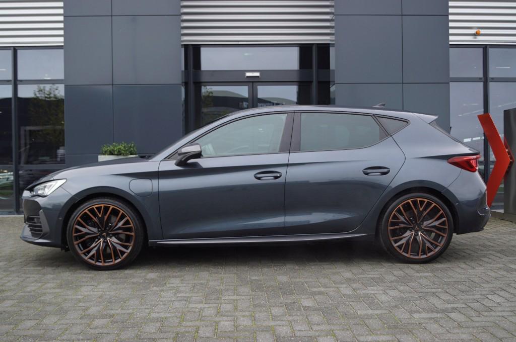 Cupra Leon 1.4 VZ Performance Copper Edition 245pk e-Hybrid, Auto's, 4 cilinders, Leder en Stof, 1395 cc, 1563 kg