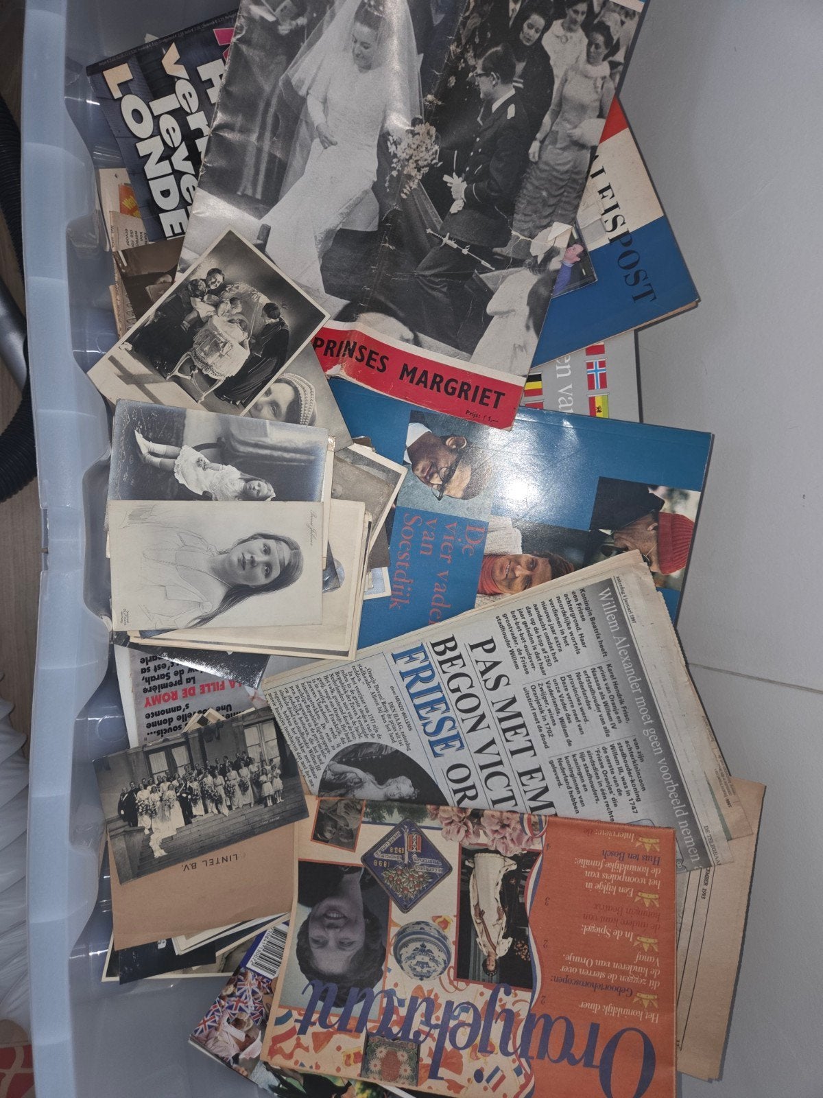 Verzameling kranten, tijdschriften en ansichtkaarten Oranjes, Ophalen of Verzenden, Gebruikt, Nederland, Tijdschrift of Boek