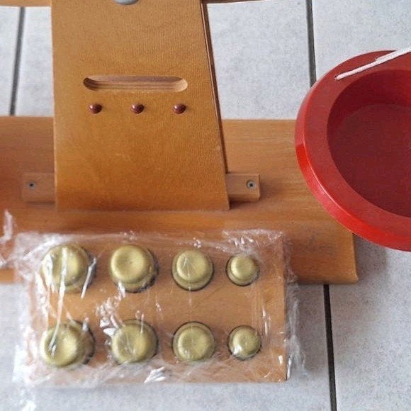 Houten Weegschaal met Gewichten 15,00, Ophalen, Gebruikt, Jongen of Meisje