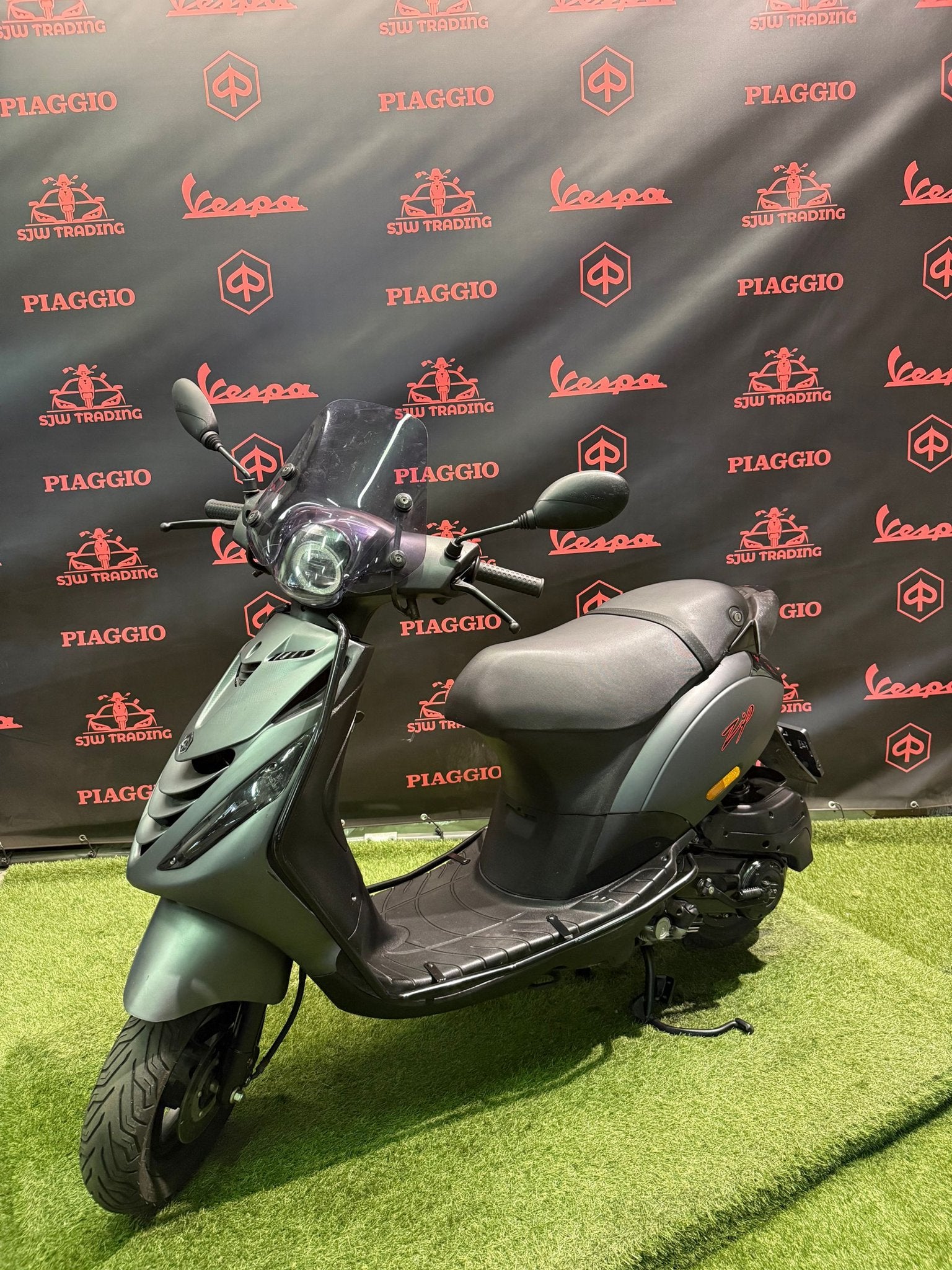 Piaggio Zip 2017 Brom! SP Matte Grijs / Angel Eye Led!, Fietsen en Brommers, Scooters | Piaggio, Maximaal 45 km/u, Zip, Ophalen of Verzenden