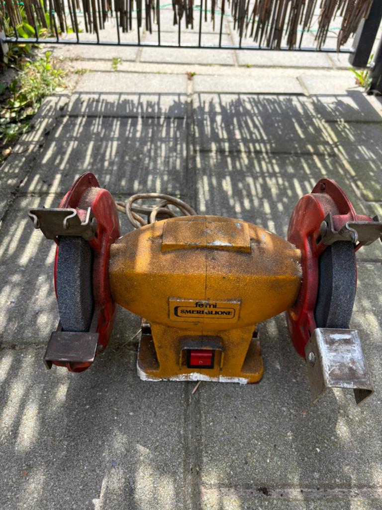 Slijpsteen femi smeriglione, Ophalen, Gebruikt, Minder dan 700 watt, Werkbankslijpmachine