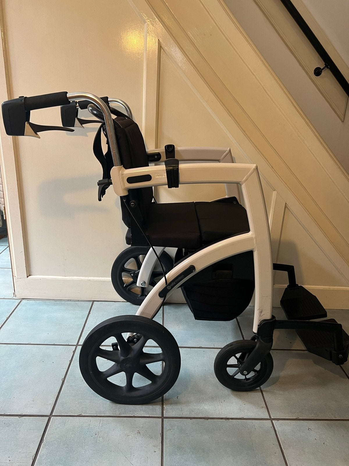 Rollz motion rollator en rolstoel in goede staat, Ophalen of Verzenden, Zo goed als nieuw, Duwrolstoel