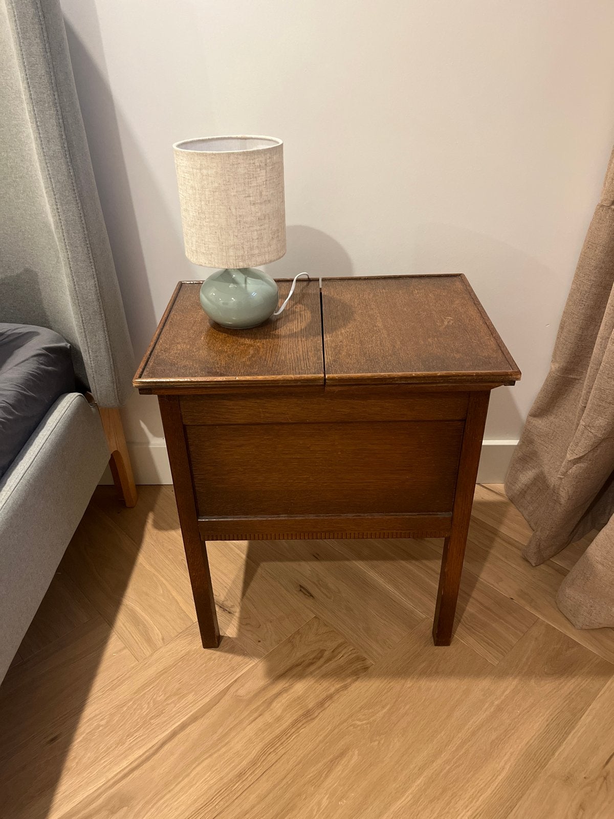 Vintage eiken bijzettafel naaitafel met opbergvak, Ophalen of Verzenden