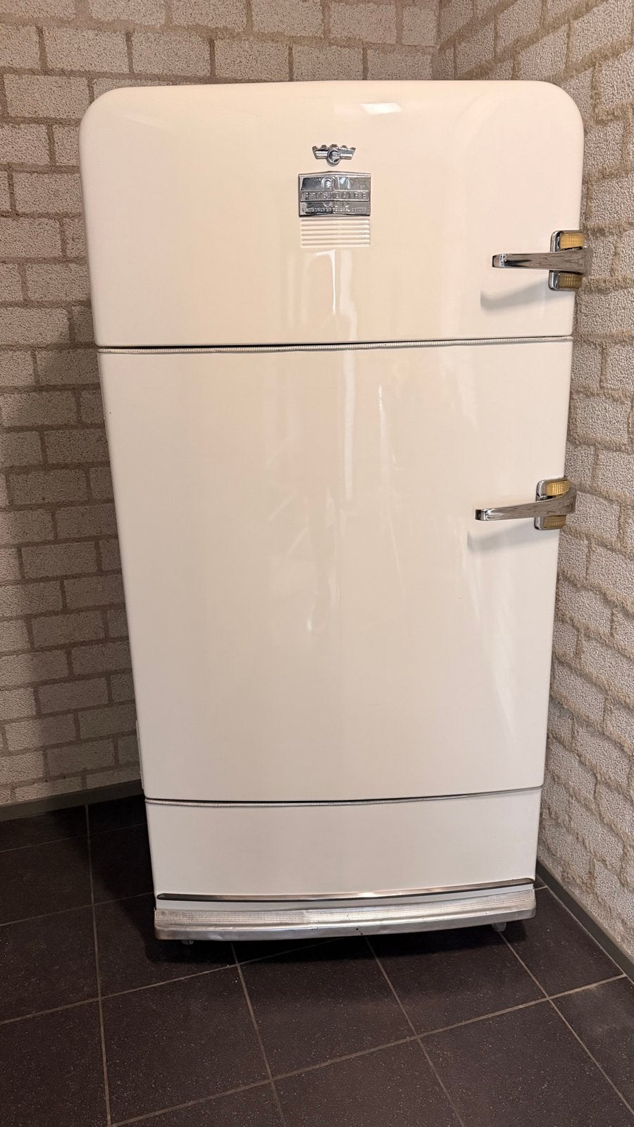 Vintage Frigidaire koelkast met vriesvak - Retro design, Witgoed en Apparatuur, Koelkasten en IJskasten, Ophalen, 150 tot 200 liter