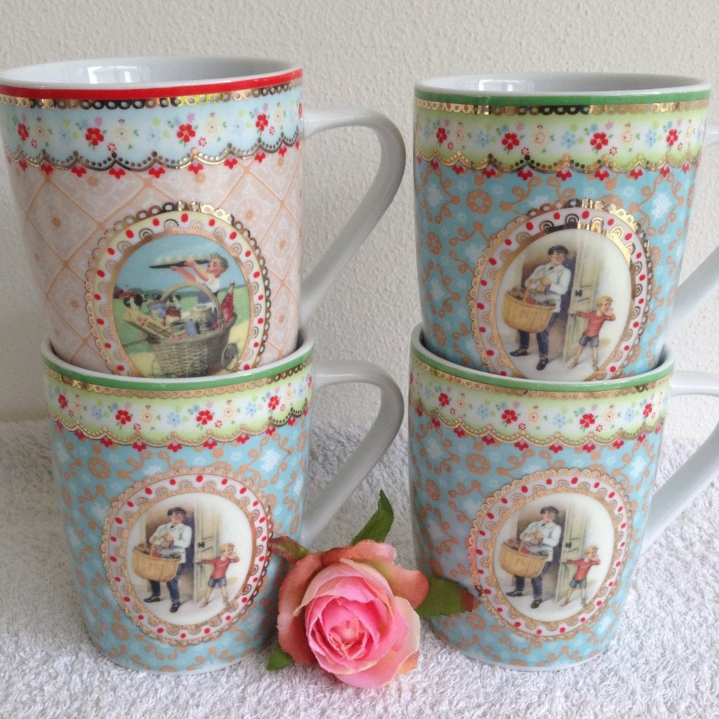 ️❤️4 Albert Heijn MOKKEN Met Goud Randje en Retro Print., Keramiek, Ophalen of Verzenden, Zo goed als nieuw, Overige stijlen