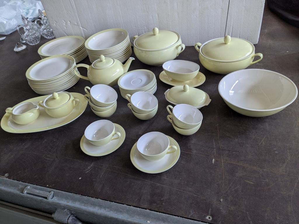 Compleet Vintage Petrus Regout Servies - Pastelgeel, Ophalen of Verzenden