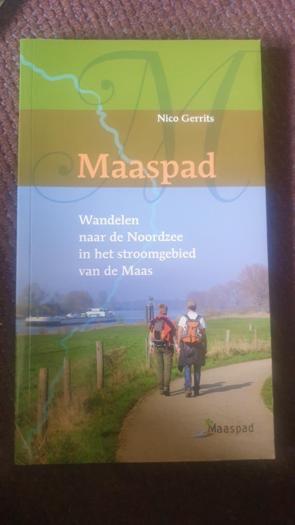 Nico Gerrits - Maaspad, Boeken, Reisgidsen, Overige merken, Fiets- of Wandelgids, Ophalen of Verzenden, Zo goed als nieuw