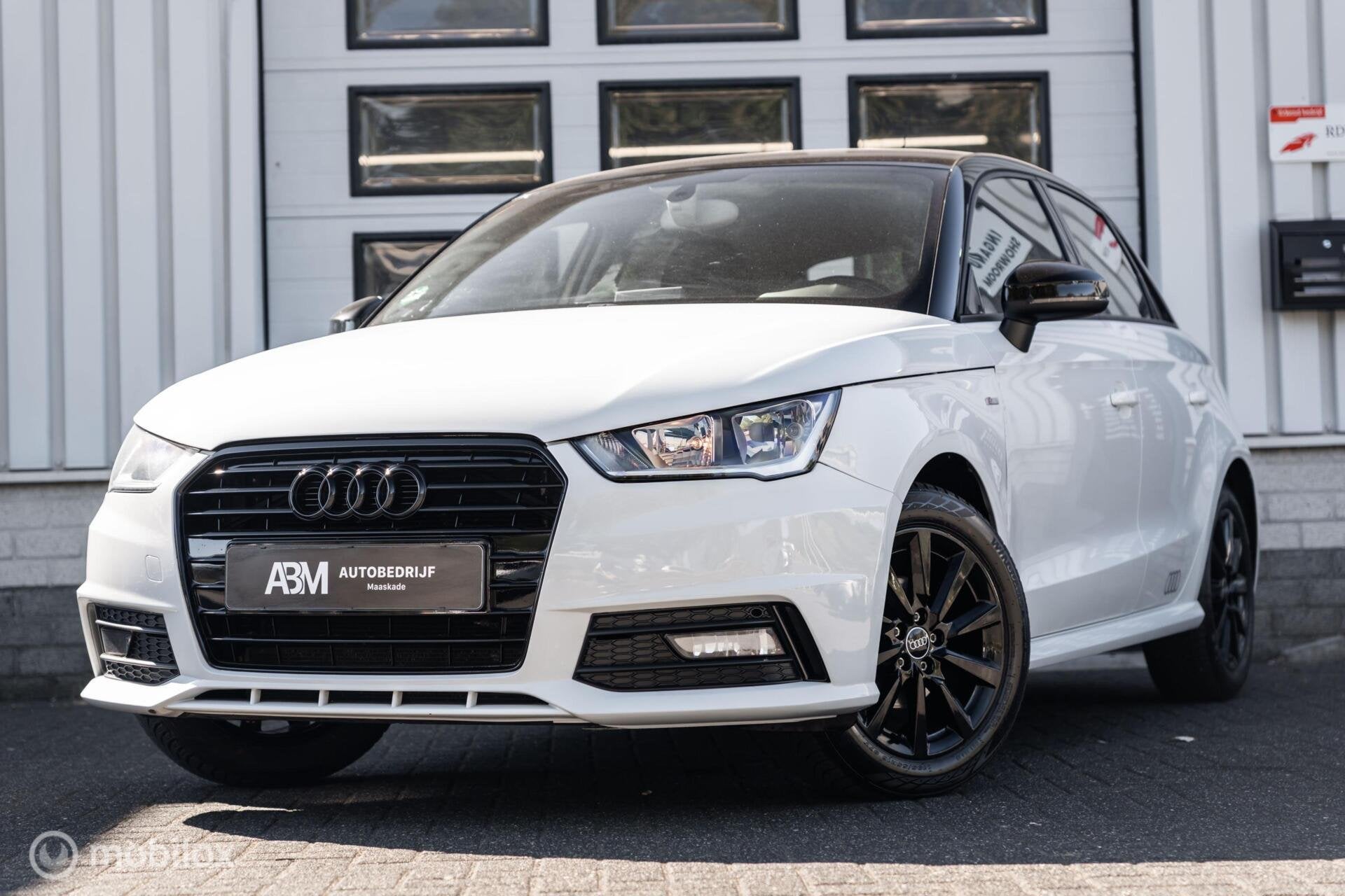 Audi A1 Sportback 1.0 TFSI S-Line Navi Cruise Black optik, Auto's, Voorwielaandrijving, Dealer onderhouden, 95 pk, Handgeschakeld