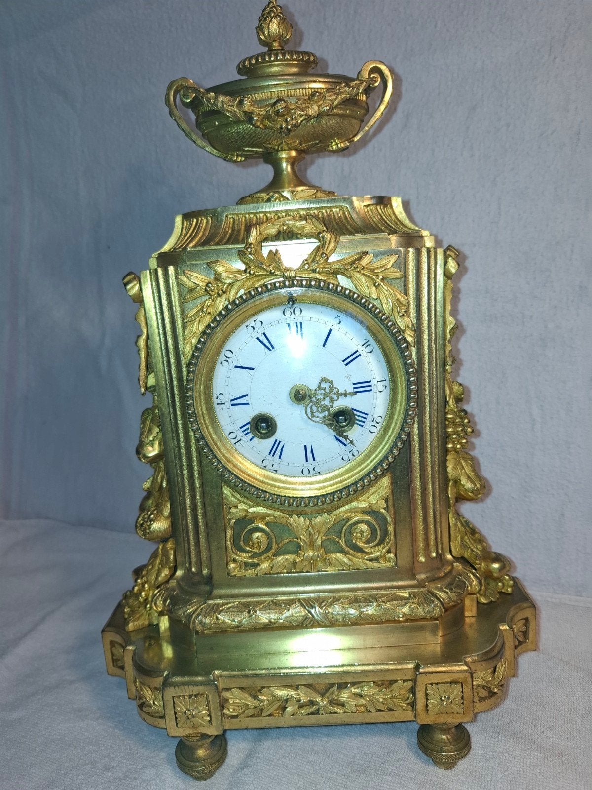 Antieke bronzen schouwklok met perfect uurwerk, Ophalen of Verzenden
