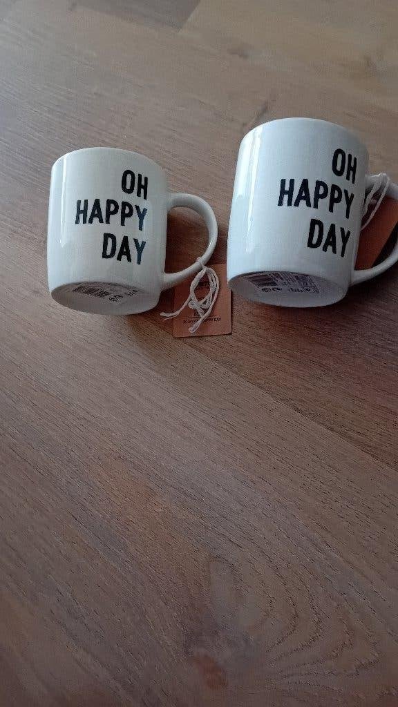 Bekers 2 stuks Mokken / bekers happy day nieuw, Nieuw, Ophalen of Verzenden, Overige stijlen, Kop(pen) en/of Schotel(s)