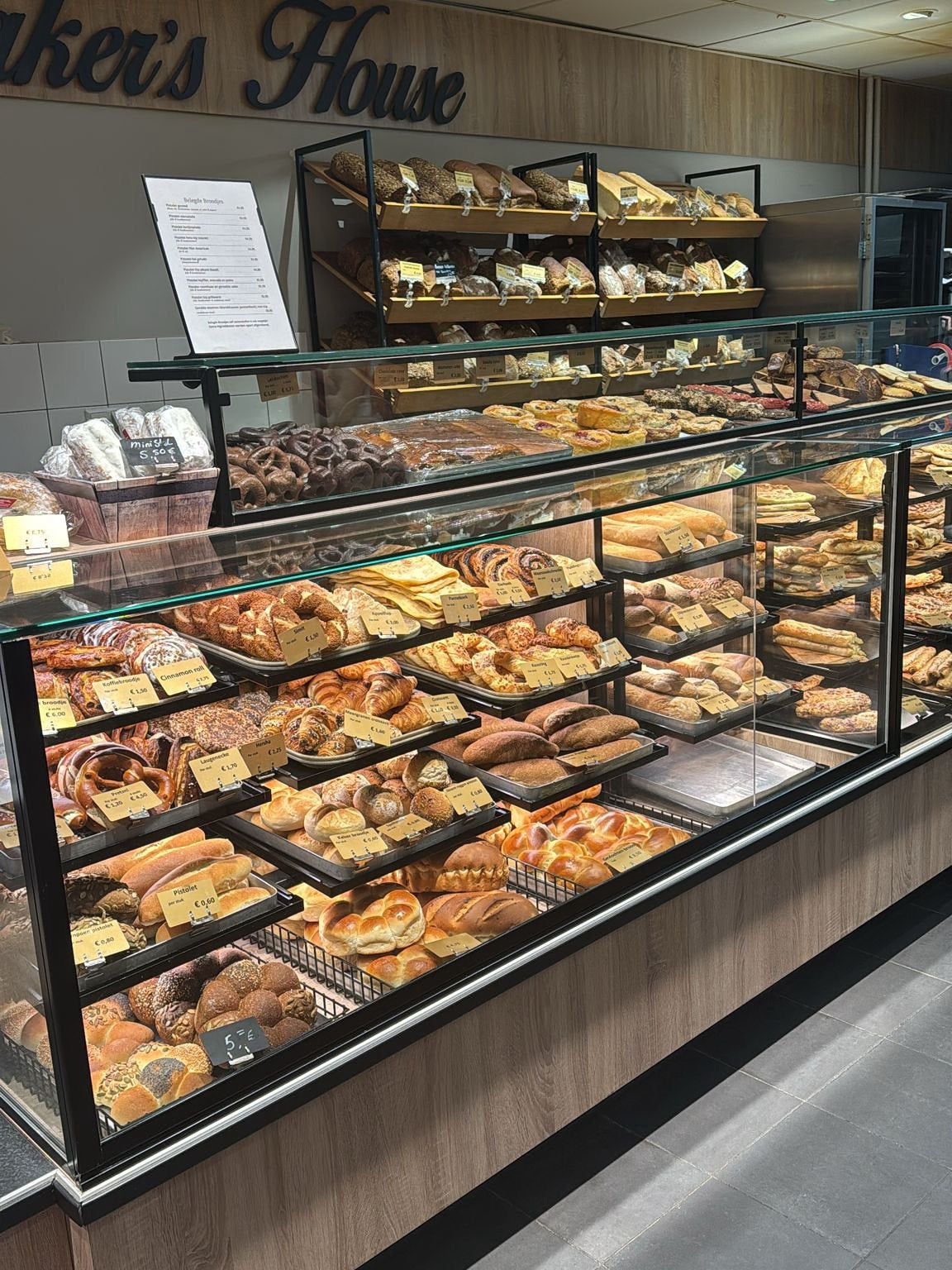 Bakker met zitplaatsen ter overname, Ophalen, Bakkerij en Slagerij