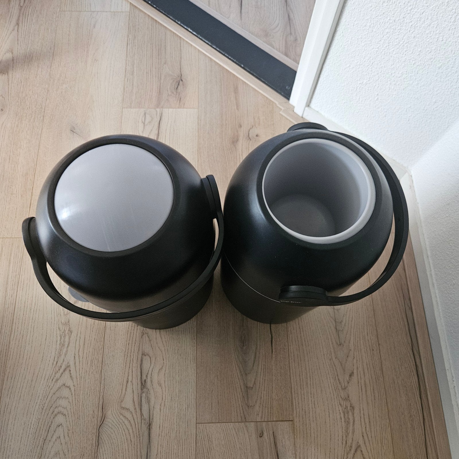 Set van 2 zwarte we-too luieremmers, Kinderen en Baby's, Ophalen, Gebruikt