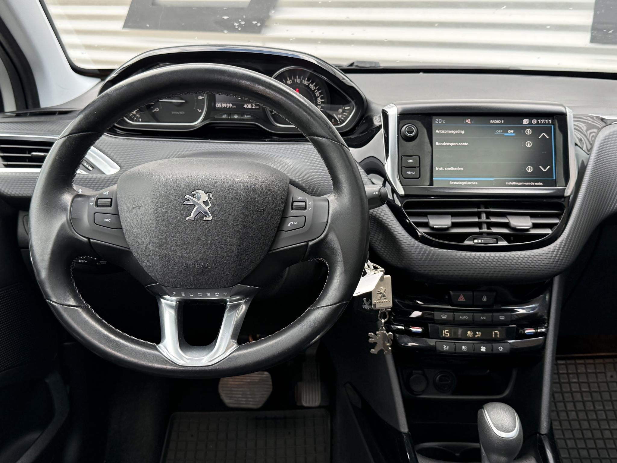 Peugeot 2008 1.2 PureTech Allure 2e Eigenaar|Navi|Pano|Carpl, Auto's, Stof, Euro 6, 1199 cc, 610 kg