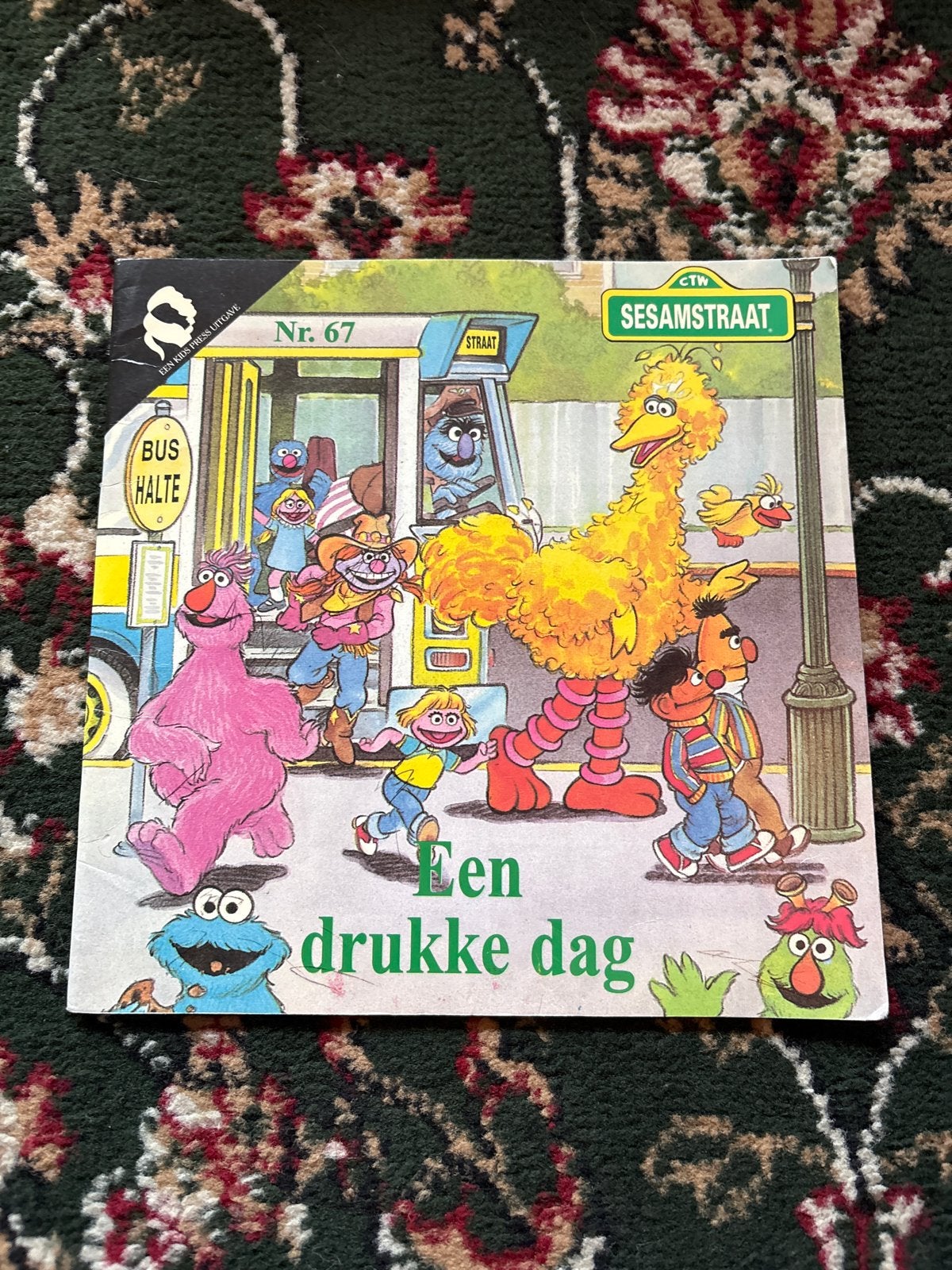 Sesamstraat Boek: Een drukke dag (Nr. 67), Boeken, Ophalen of Verzenden, Gelezen, Fictie algemeen