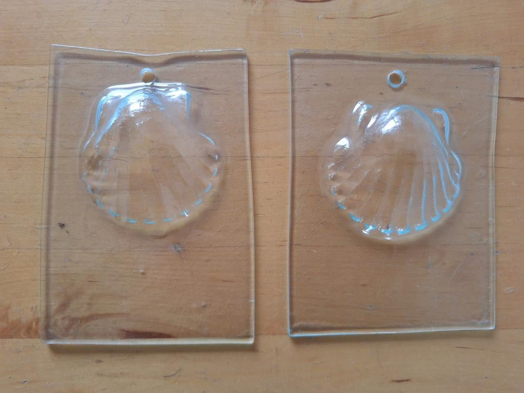 Twee glazen 3d jacobsschelpen, Ophalen of Verzenden