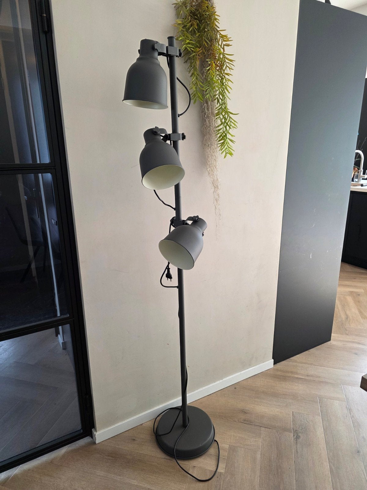IKEA Hektar staande lamp met 3 spots - Donkergrijs, Ophalen, Gebruikt, Industrieel, Modern, E27 (groot)