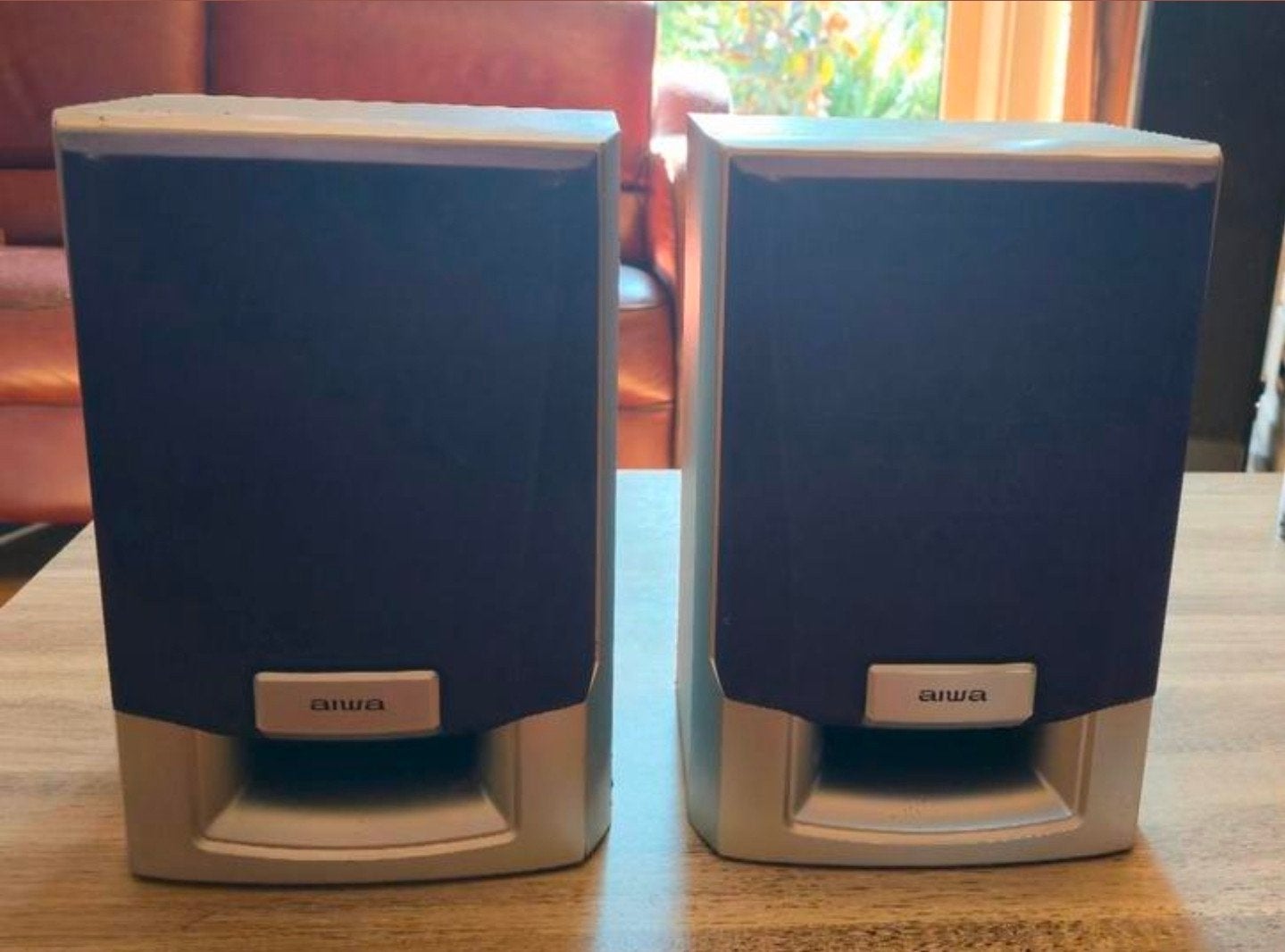 Set Aiwa luidsprekers.1 is defect 1 is goed Mooi natuurlijk, Overige merken, Stereo speakers, Refurbished, Ophalen of Verzenden