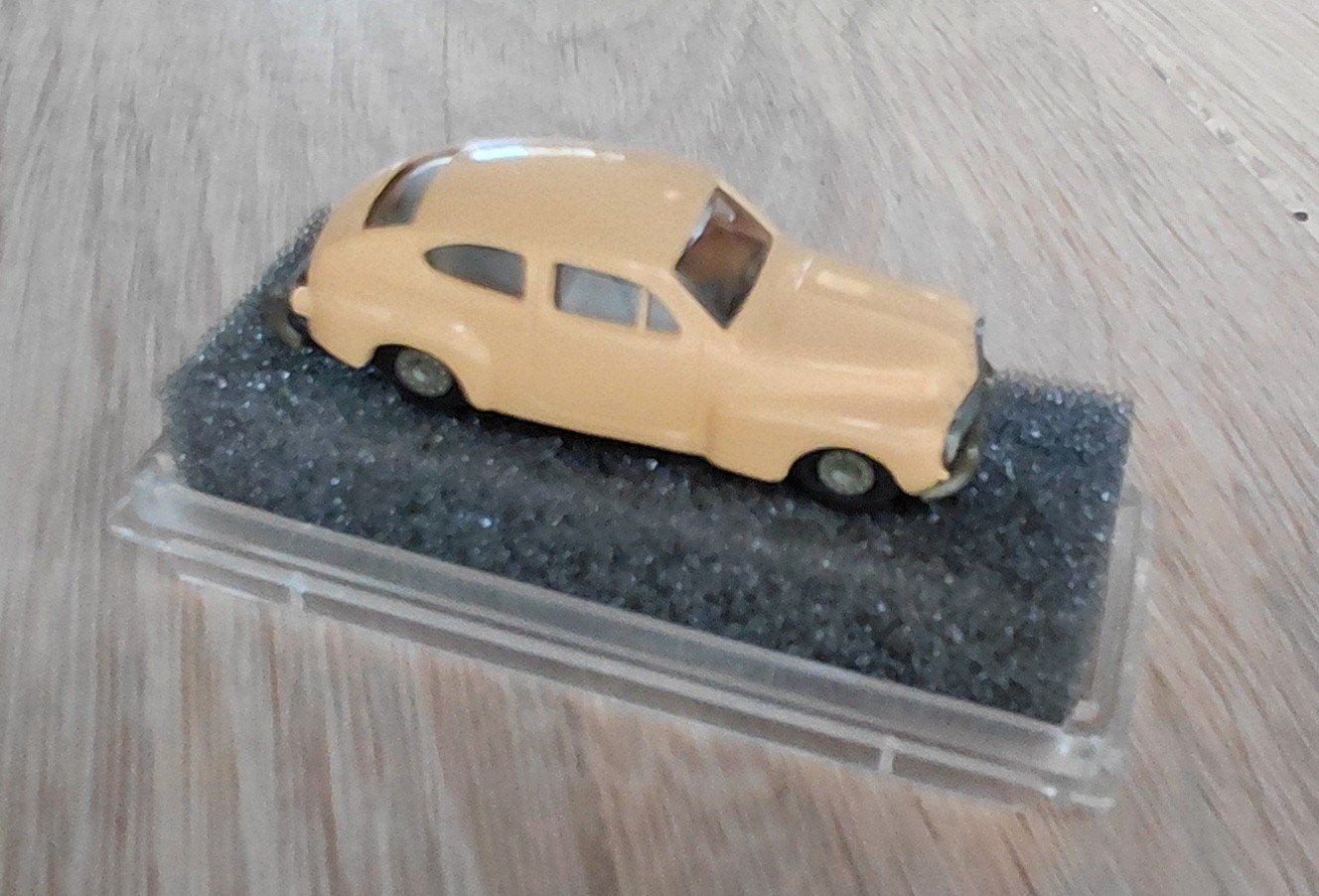 Revell Praliné Volvo 544 Limousine H0 Modelauto, Ophalen of Verzenden, Zo goed als nieuw, Auto