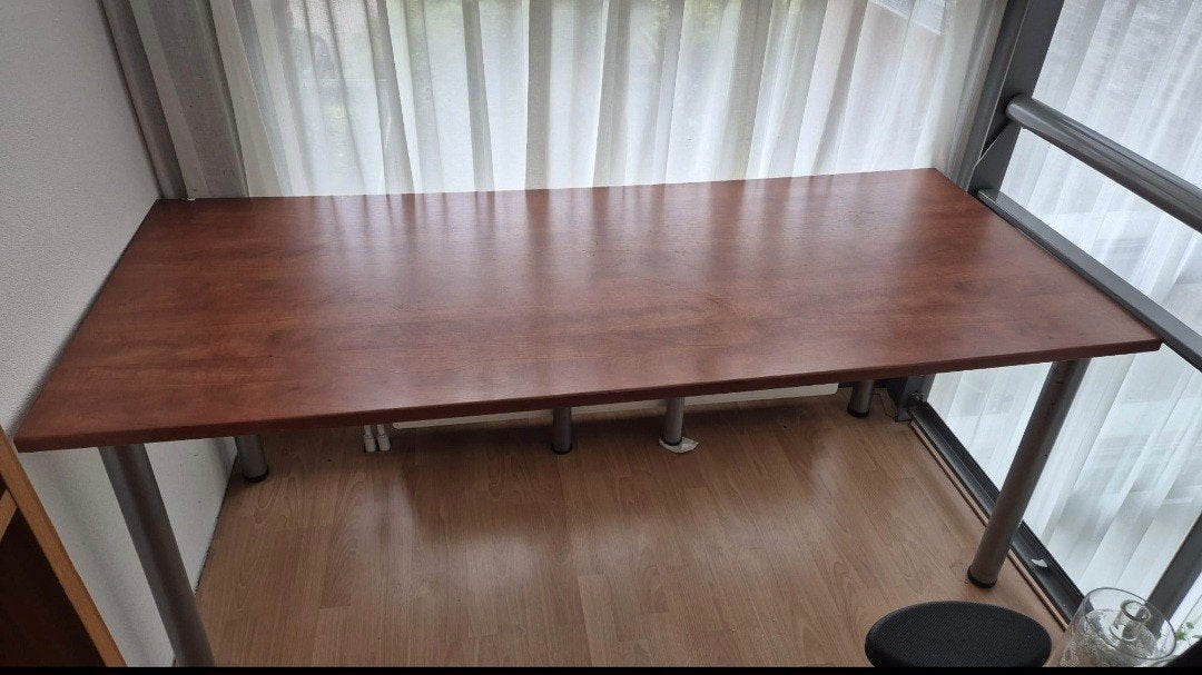 Kersenkleur bureau, Ophalen, Gebruikt