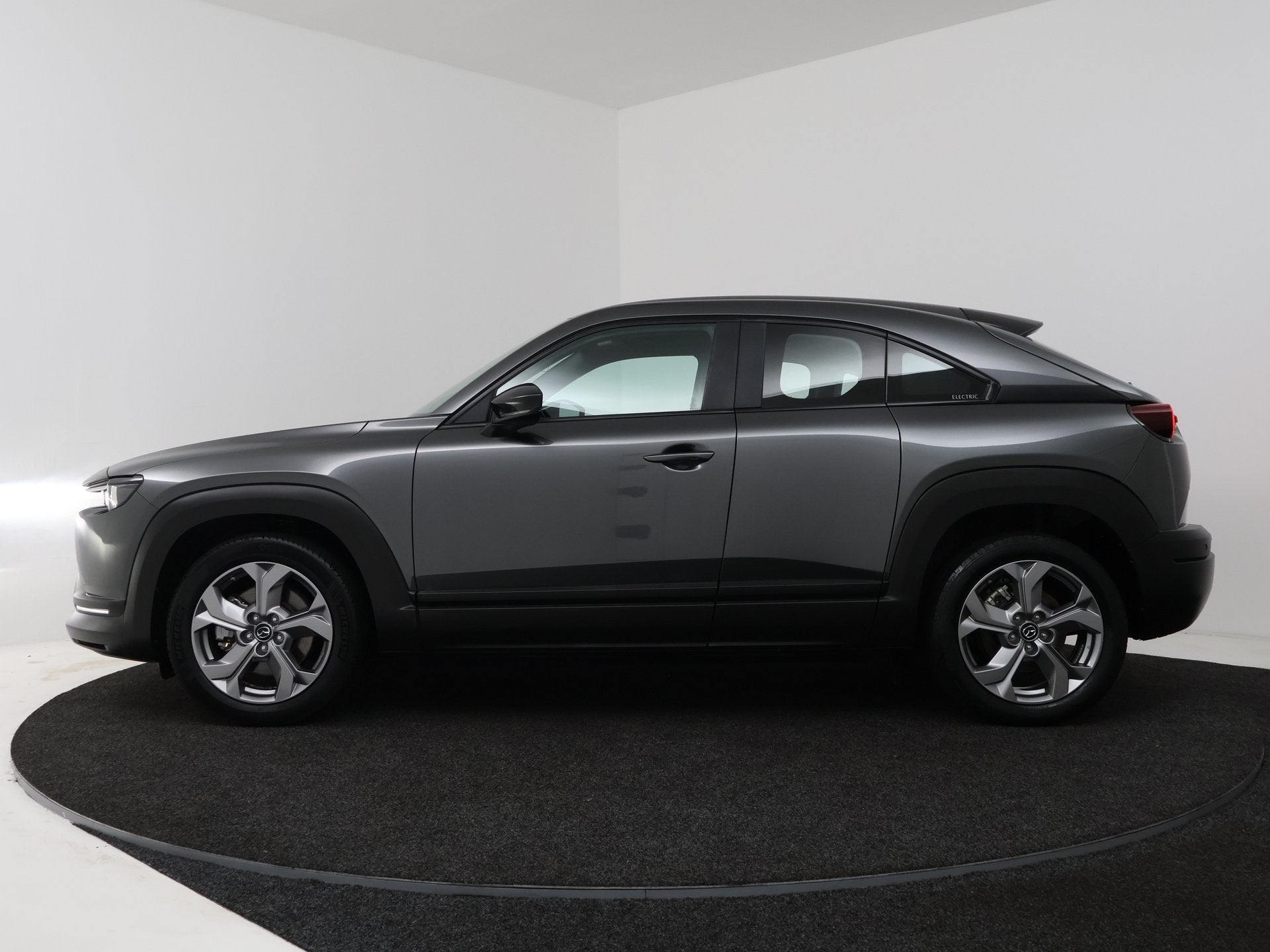 Mazda MX-30 e-SkyActiv 145 36 kWh (bj 2021, automaat), Auto's, Mazda, Gebruikt, Zwart, Origineel Nederlands, MX-30