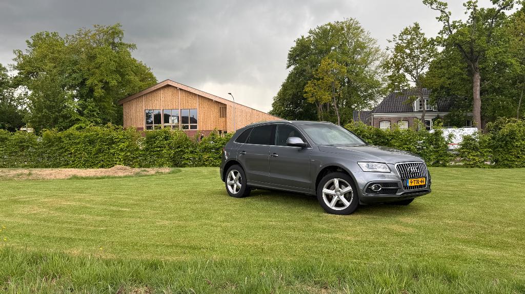 Audi Q5 2.0 Tfsi Quattro 165KW Tiptr 2014 Grijs, 1730 kg, 4 cilinders, Leder en Stof, Origineel Nederlands