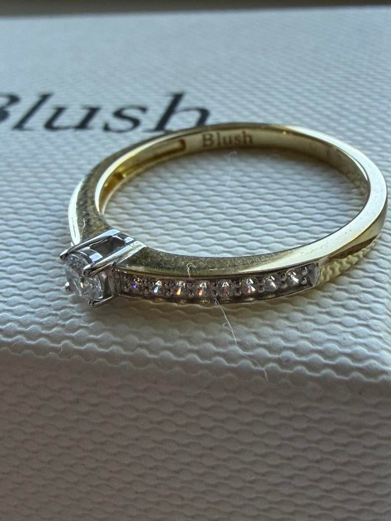 Gouden ring met zirkonia, Ophalen of Verzenden, Zo goed als nieuw, 17 tot 18, Dame