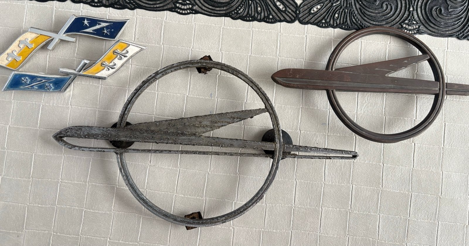 Vintage Opel Emblemen en Logo's - Zeldzaam, Ophalen of Verzenden, Gebruikt, Opel