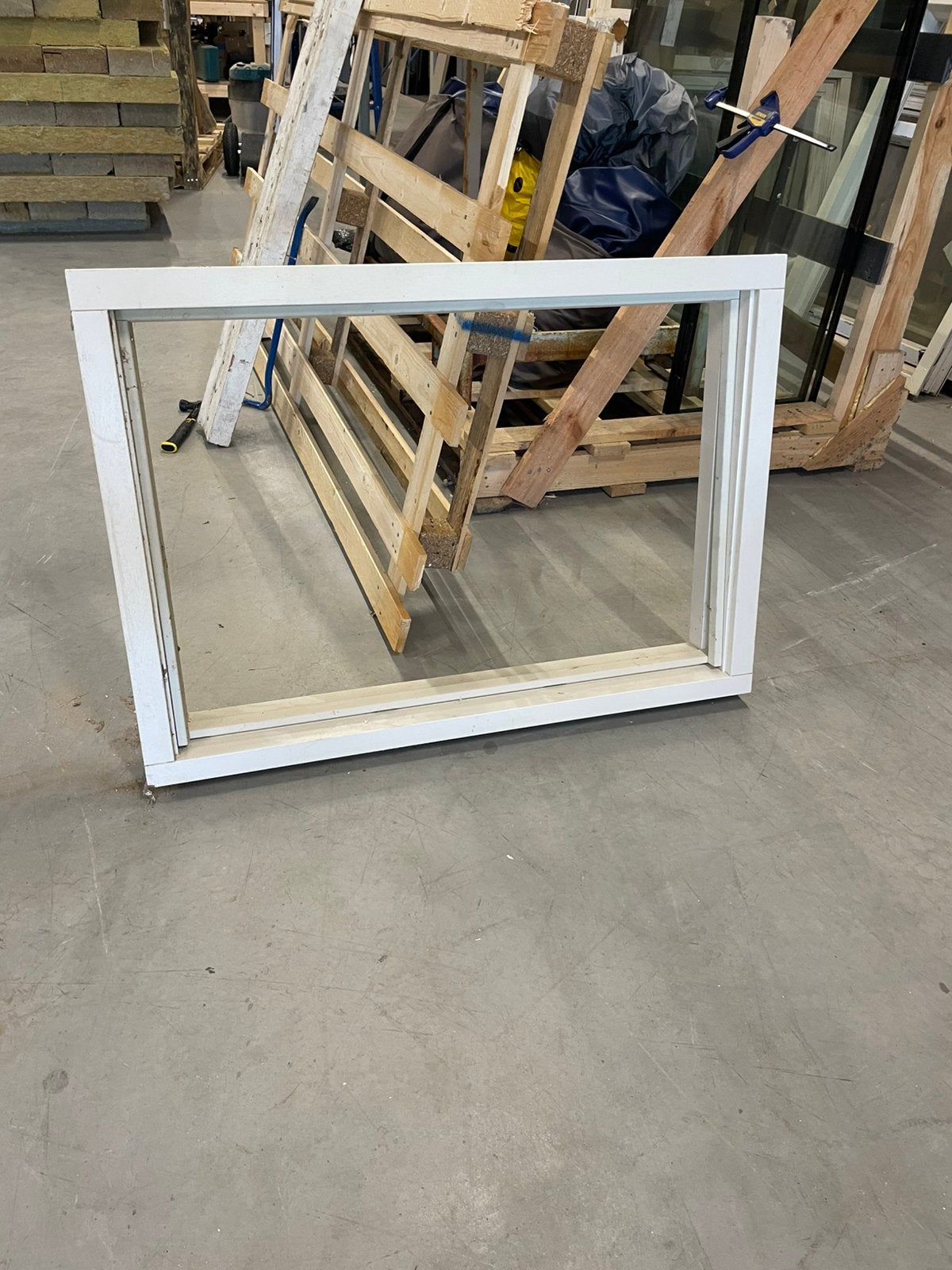Nieuw Hardhouten kozijn 104*74, Ophalen, 1 tot 2 meter, Minder dan 3 meter, Zo goed als nieuw