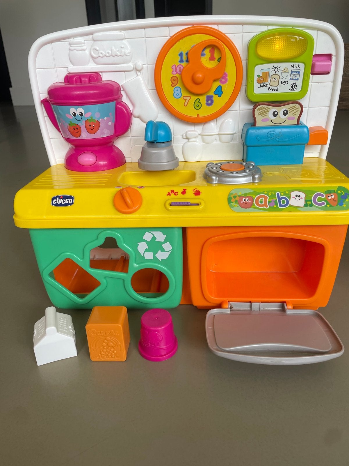 Chicco Speelkeukentje met Geluid en Accessoires, Ophalen of Verzenden, Gebruikt, Kunststof, Speelkeuken