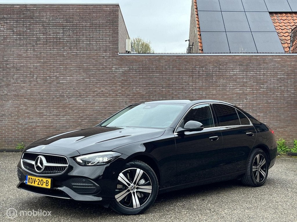 Mercedes C-klasse 300E | Sfeerverlichting| CarPlay| Camera, Automaat, Achterwielaandrijving, Euro 6, 4 cilinders