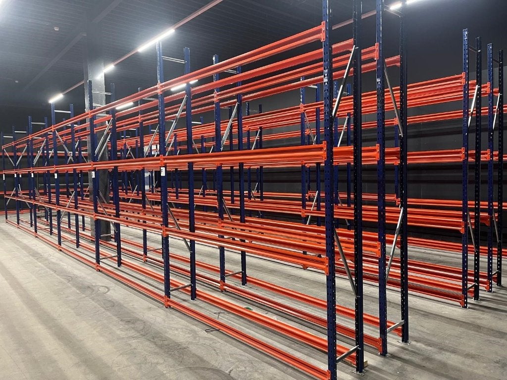 Complete partij bandenstellingen / tyreracks (ZGAN), Zakelijke goederen, Kantoor en Winkelinrichting | Magazijn, Stelling en Opslag