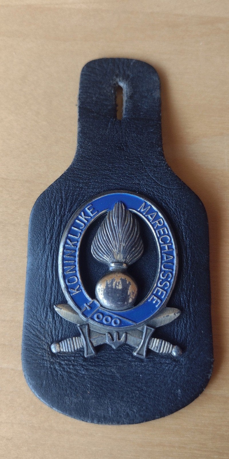 Borsthanger Koninklijke Marechaussee KMar, Ophalen of Verzenden, Marechaussee, Nederland, Embleem of Badge