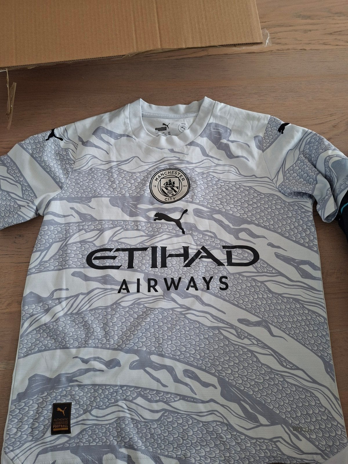 Voetbalshirts: Feyenoord, Manchester City, Barcelona, Ophalen of Verzenden, Gebruikt, Buitenlandse clubs, Shirt