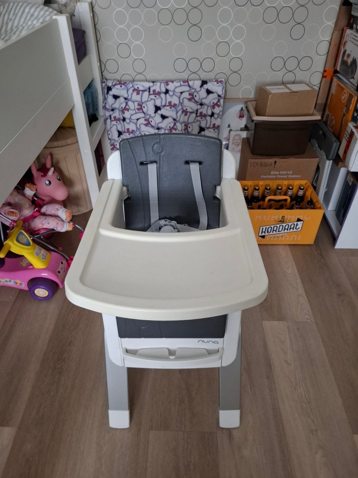 Een schone nette Nuna Zaaz kinderstoel met blad en gordels., Ophalen, Gebruikt, Meegroeistoel, Aanschuifbaar