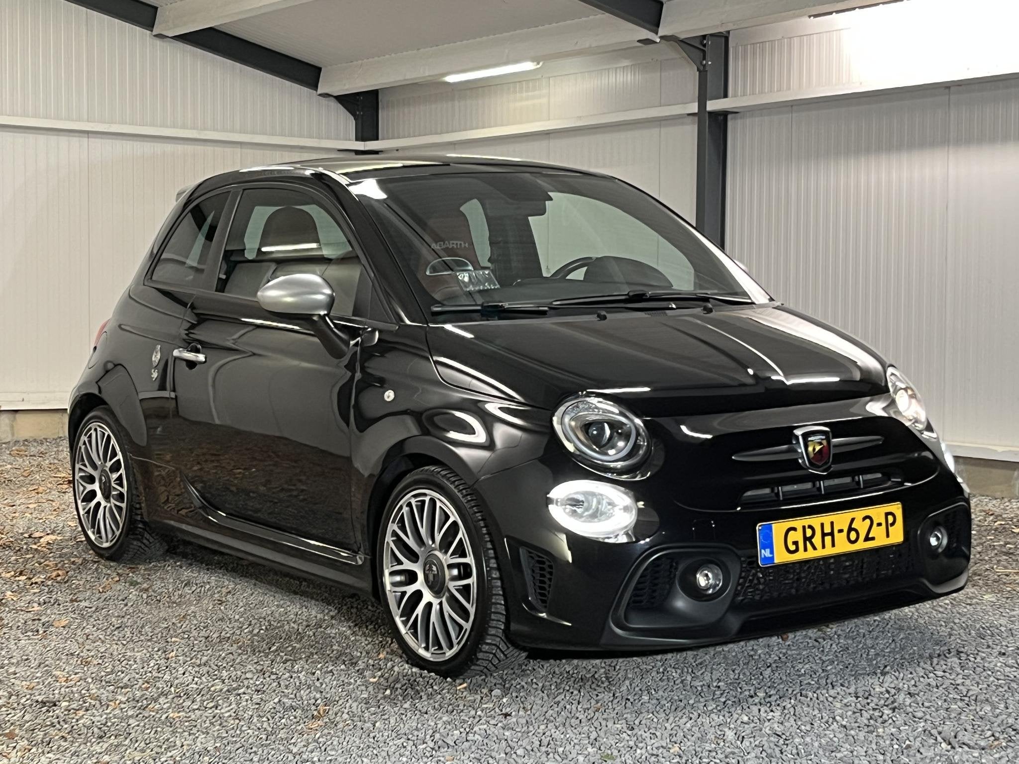 Abarth 595 1.4 T-Jet Turismo 70th Anniversary AUTOMAAT 165PK, Auto's, 15 km/l, Gebruikt, Euro 6, 4 cilinders