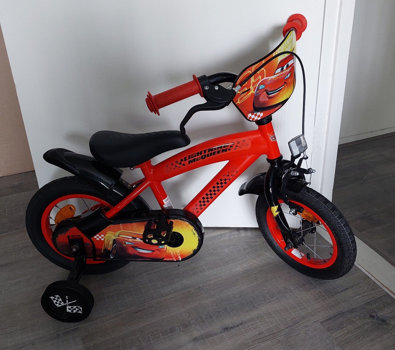 Disney Cars McQueen 12inch Fiets NIEUW, Ophalen, Terugtraprem, Zijwieltjes, Nieuw