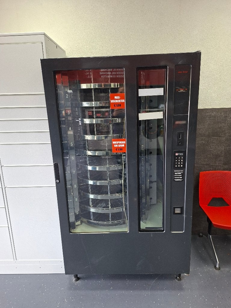 Vendingmachine te koop, Ophalen