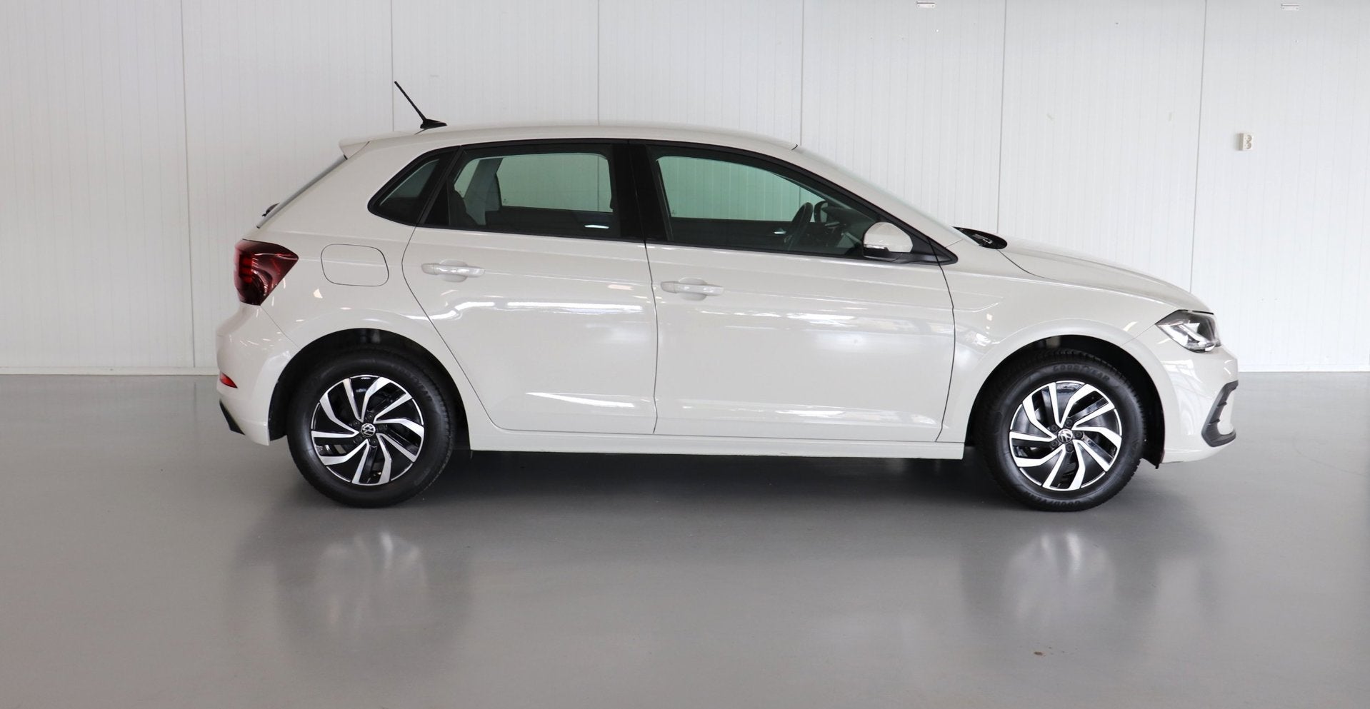 Volkswagen Polo life |2022 |39.731 km | Rijklaar € 17.950,, Voorwielaandrijving, Dealer onderhouden, Stof, Gebruikt