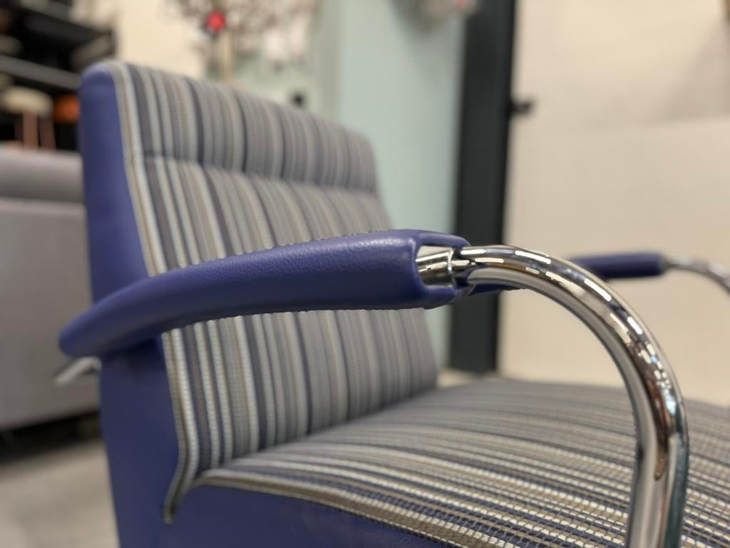 Als nieuw Leolux Scylla Fauteuils Hoog stof leer Stoel Blauw, Leolux, Ophalen of Verzenden, Zo goed als nieuw, 50 tot 75 cm