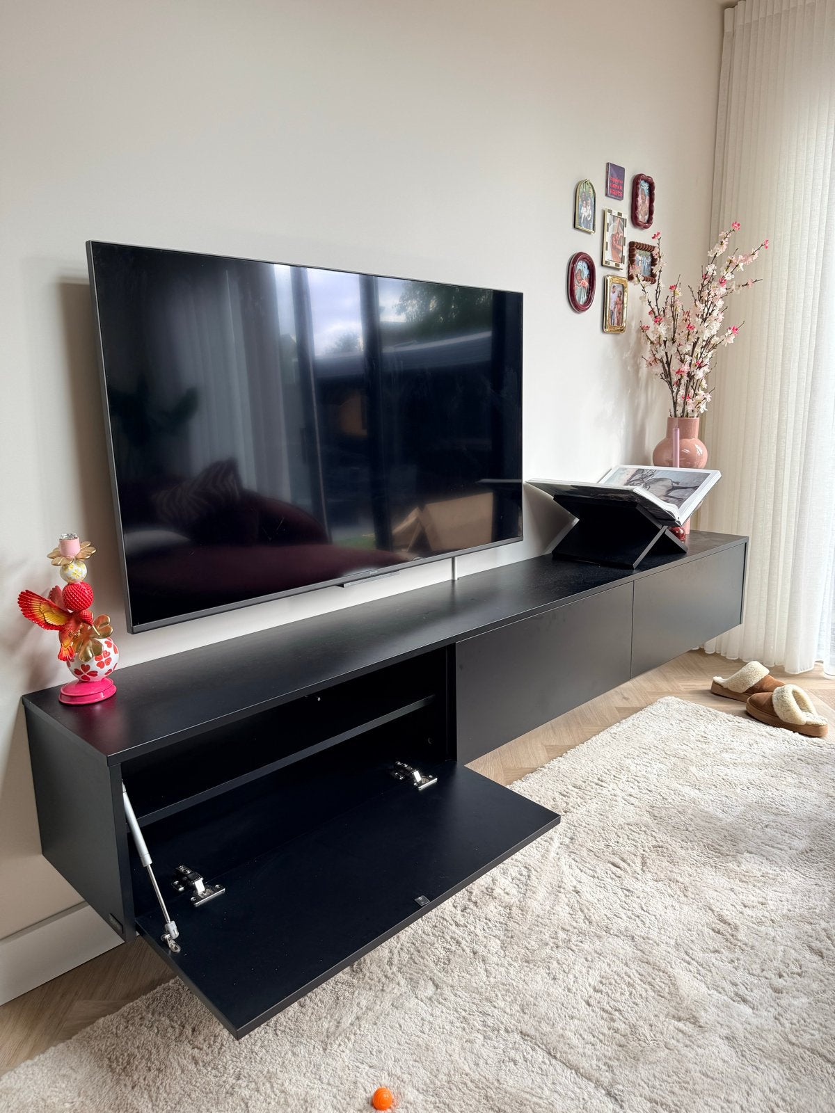 Zwevend TV Meubel Zwart - 240 cm Breed, Ophalen, Overige materialen, Gebruikt, 200 cm of meer