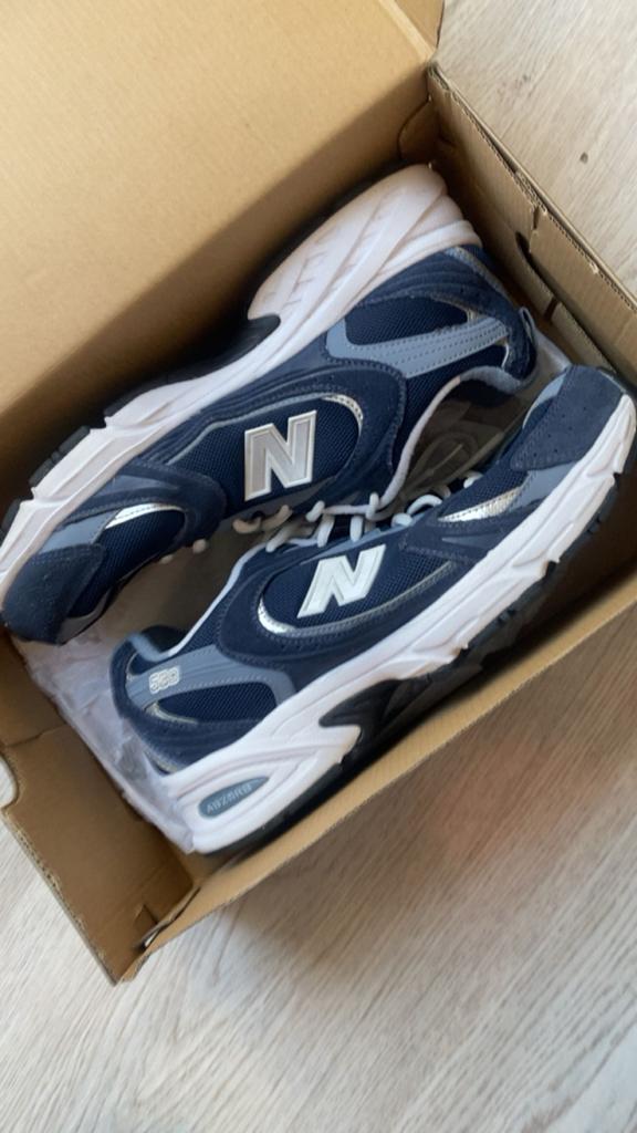 New balance 530 schoenen maat 44, Kleding | Dames, Schoenen, Ophalen of Verzenden, Nieuw, Sneakers of Gympen