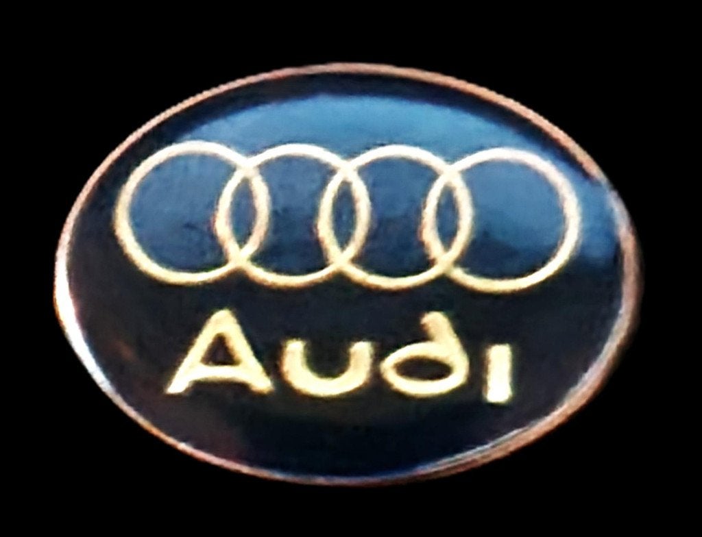Audi pin- ovaal blauw epoxy, Verzamelen, Speldjes, Pins en Buttons, Verzenden, Nieuw, Transport, Speldje of Pin