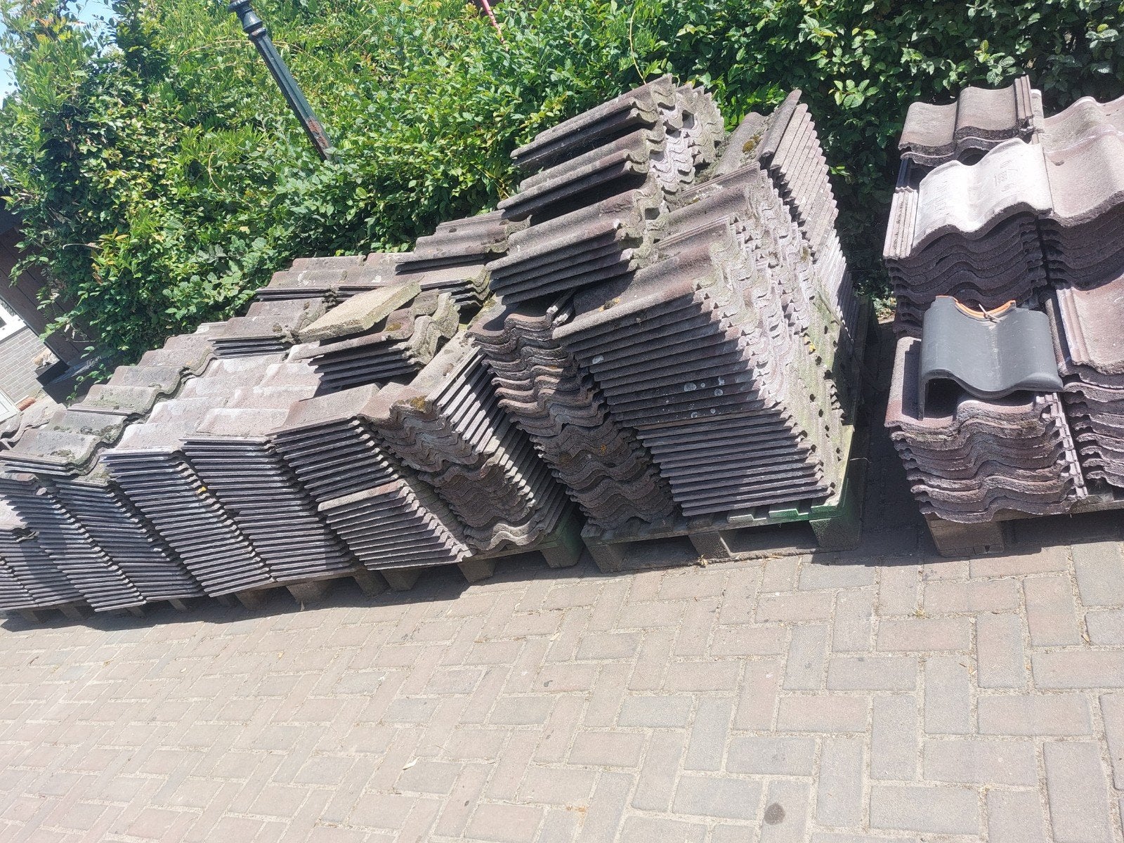 Gebruikte RBB Sneldek dakpannen - Grijs/Rood, Ophalen, Gebruikt, Steen of Klei, 15 m² of meer