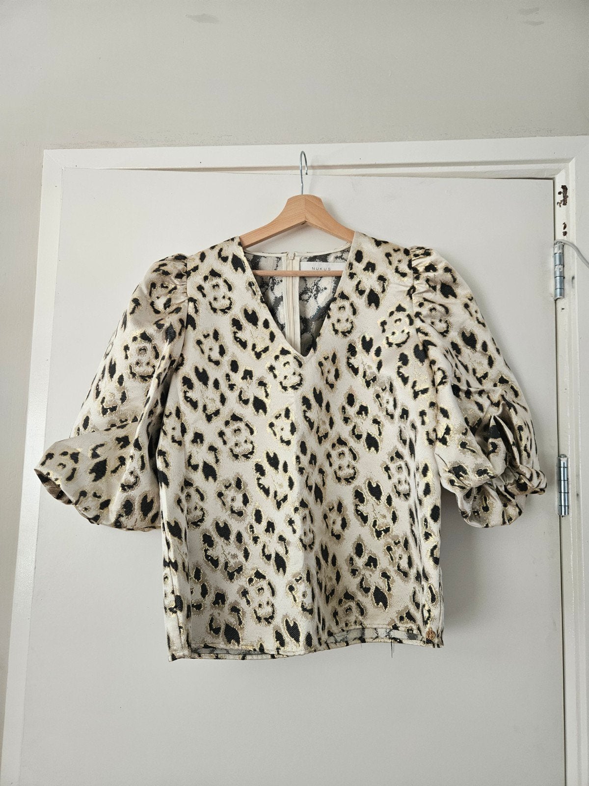 Nukus Delilah Blouse Luipaardprint Maat L, Meerkleurig, Maat 42/44 (L), Ophalen of Verzenden, Zo goed als nieuw