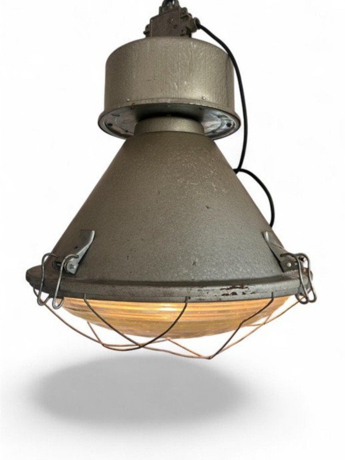 Industriële Vintage Robuuste Hanglamp 1978 Uit Polen, Ophalen, Gebruikt, Glas, Industriële