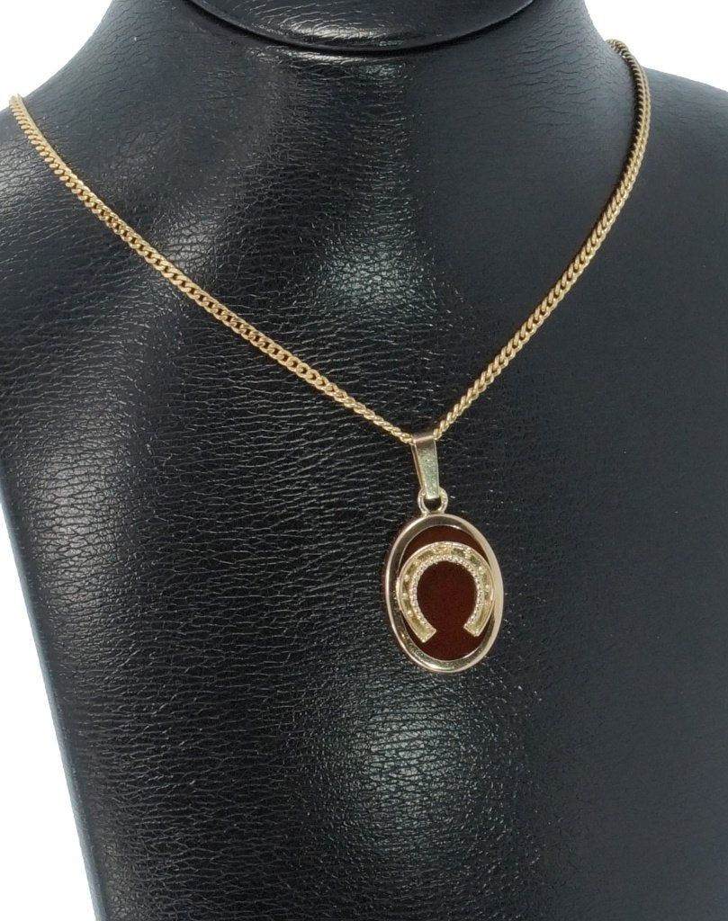 Hoefijzer paard carneool 14k gouden ketting hanger fraai, Voordeelsieraden, Ophalen of Verzenden, Zo goed als nieuw, Met edelsteen