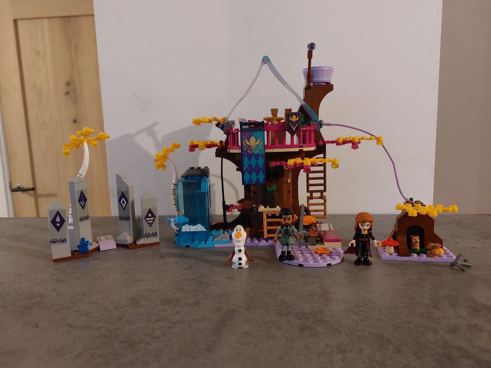 LEGO Disney Frozen II Betoverde Boomhut (41164), Lego, Friends, Ophalen of Verzenden, Zo goed als nieuw