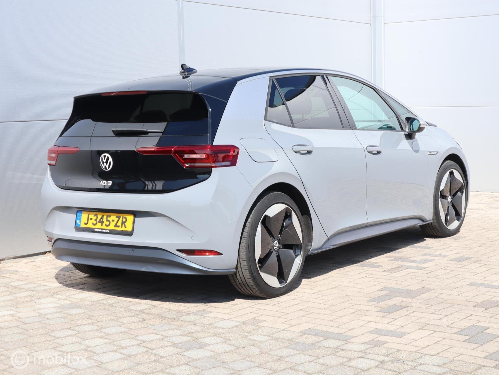 Volkswagen ID.3 First Plus SOH 93% Pano Matrix Camera Massag, Auto's, Automaat, Dealer onderhouden, Gebruikt, Zwart