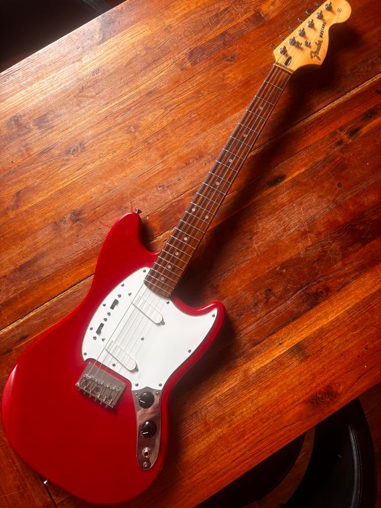 Kopen/ruilen Goede Mustang Fender decall, Ophalen of Verzenden, Zo goed als nieuw, Solid body, Fender