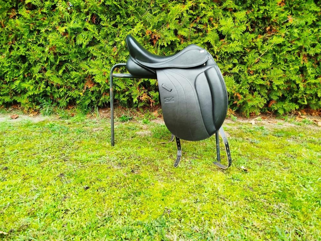 GFS Monarch dressuurzadel 17,5 inch nieuw!, Dieren en Toebehoren, Paarden en Pony's | Zadels, Zo goed als nieuw, Dressuur, Ophalen